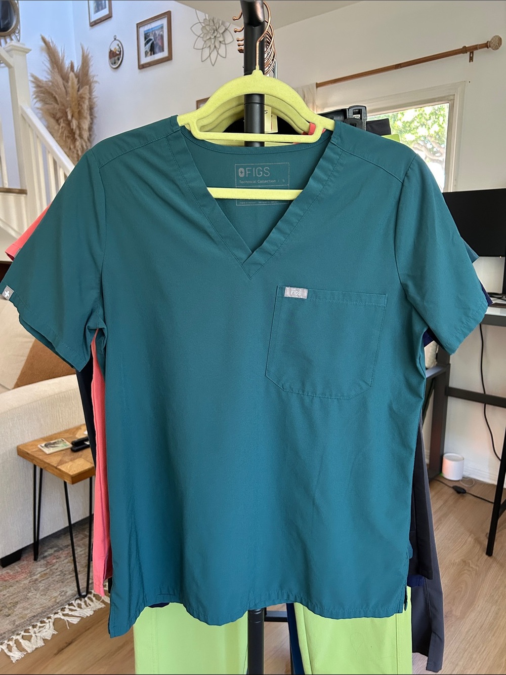 Figs Technical Collection Catarina 1 Pocket. Size small. PO: 2075